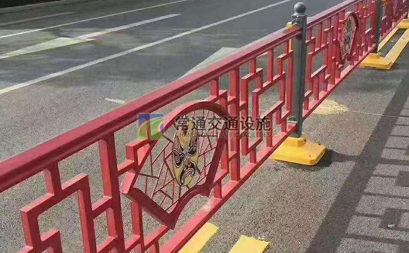 红色京剧脸谱道路护栏中心隔离栏