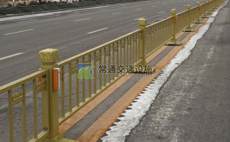 长安街金色莲花片道路中心隔离锌钢护栏